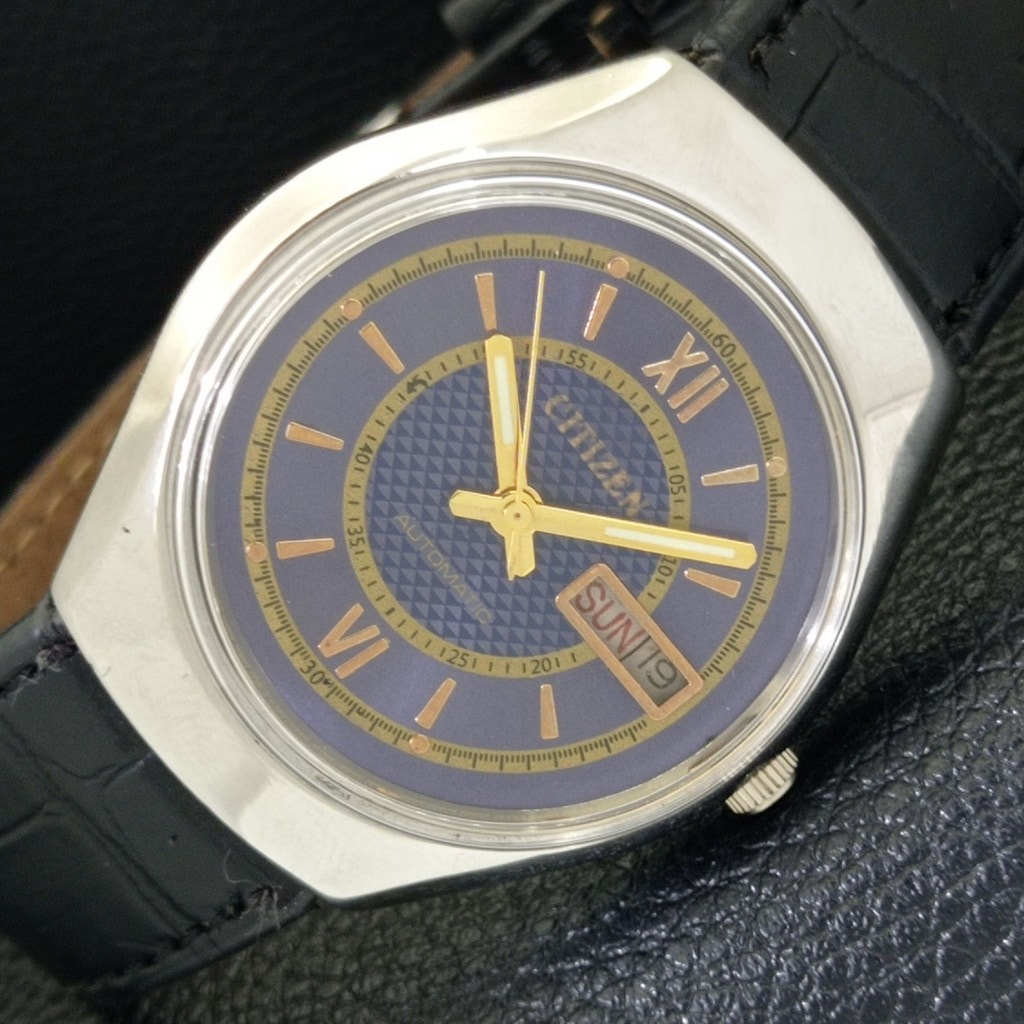 Vintage 1974 Citizen Automatic Mens Silver Watch WDaydate  Purple Accents